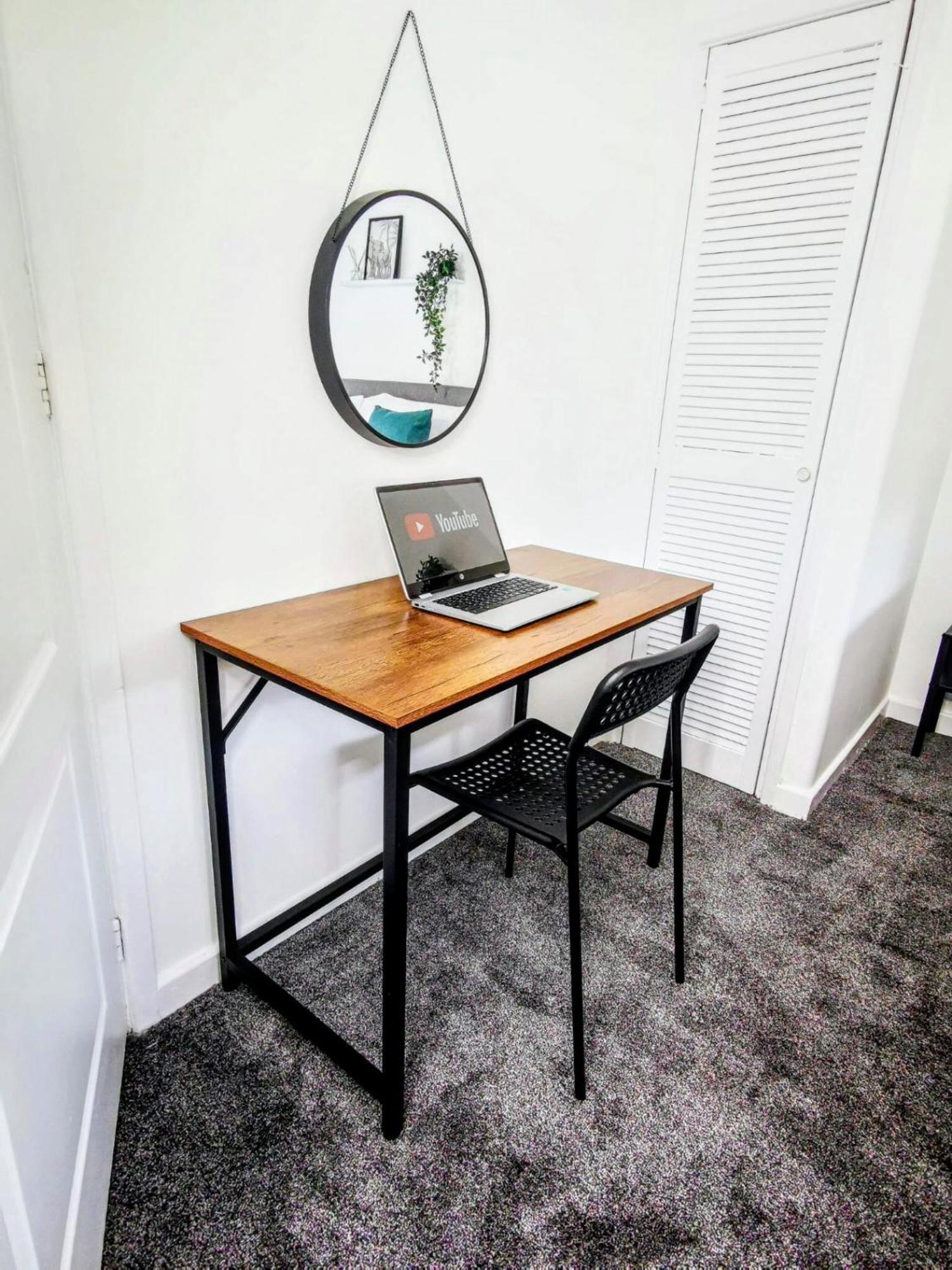 No 7 - Bright, Spacious 3 Bed Home With Parking & Wifi Huyton Eksteriør bilde